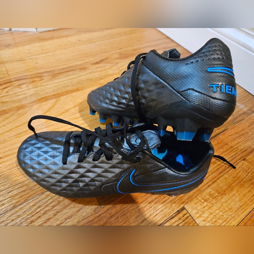 Nike Kids Shoes in Black and Blue
